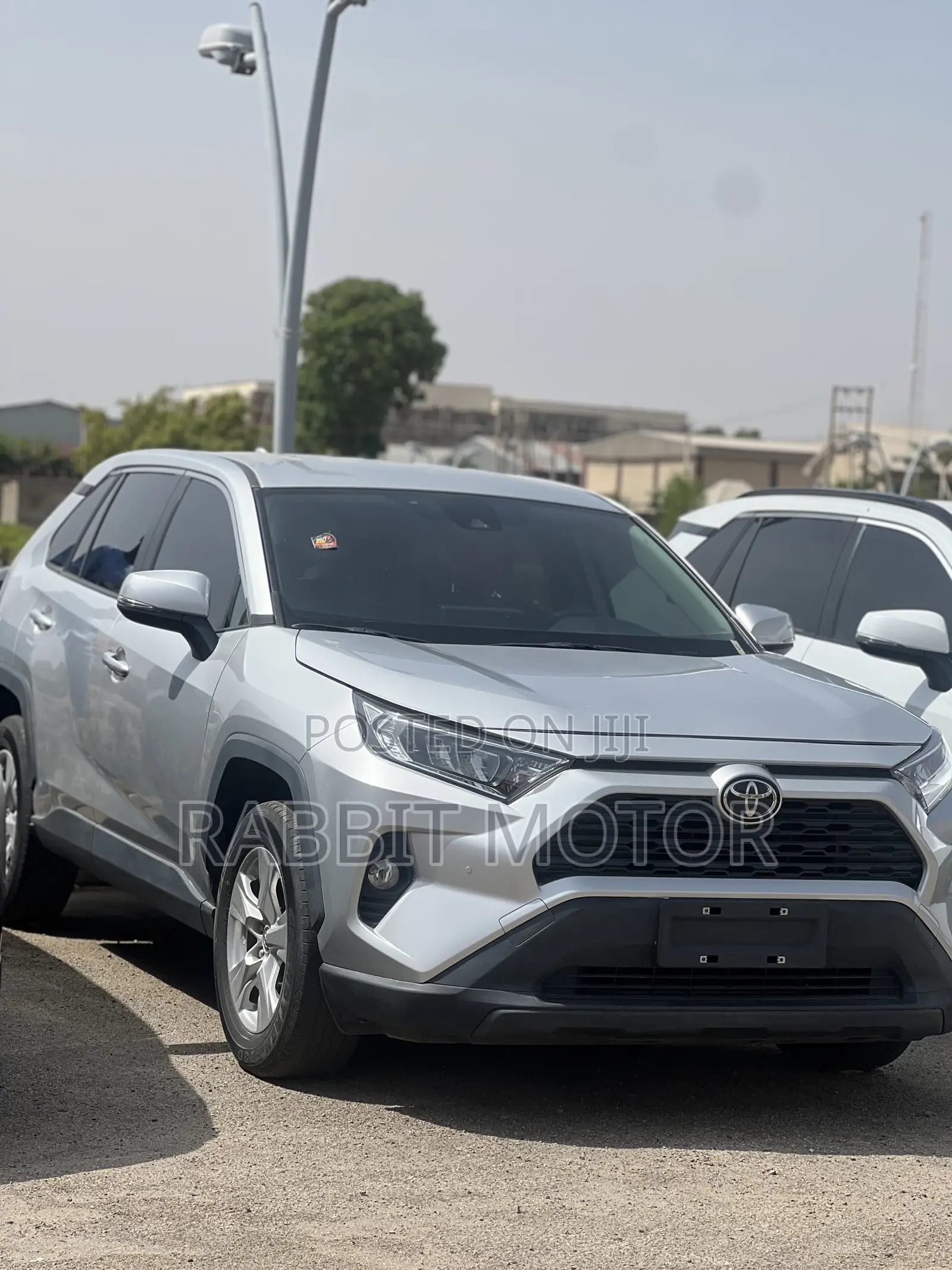 Toyota RAV4 2022 Silver