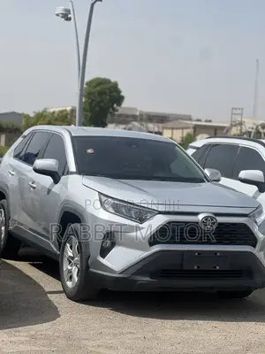 Toyota RAV4 2022 Silver