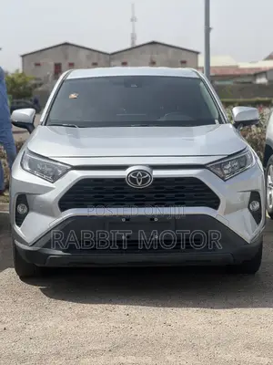 Toyota RAV4 2022 Silver