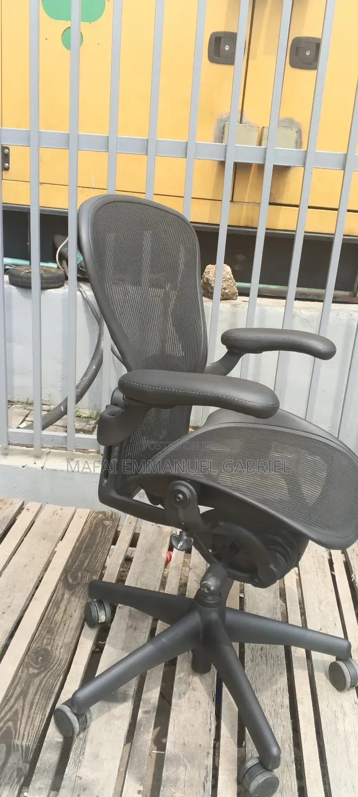 Classic Aron Chair