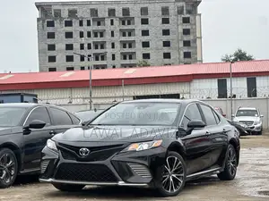 Toyota Camry SE (2.5L 4cyl 8A) 2019 Black