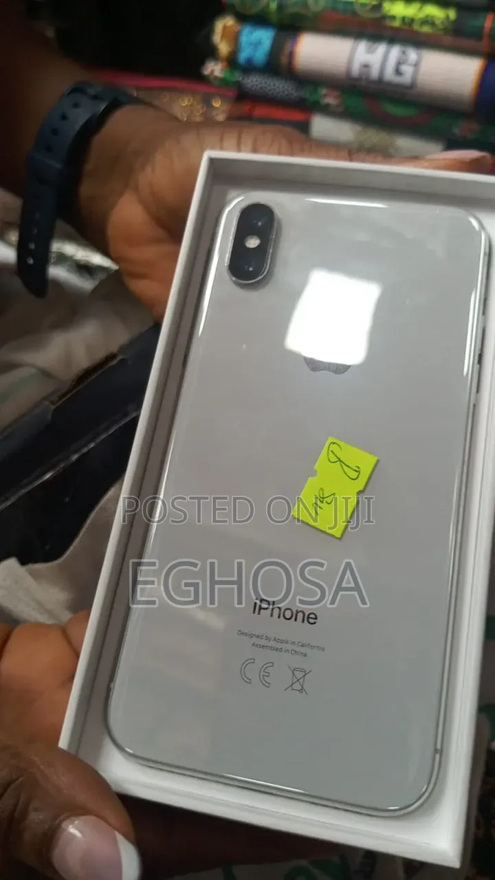 Apple iPhone X 64 GB White