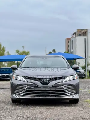 Toyota Camry XLE V6 FWD (3.5L 6cyl 8AM) 2018 Gray