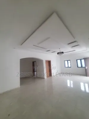 3bdrm Block of Flats in Durumi for rent
