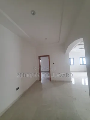 3bdrm Block of Flats in Durumi for rent