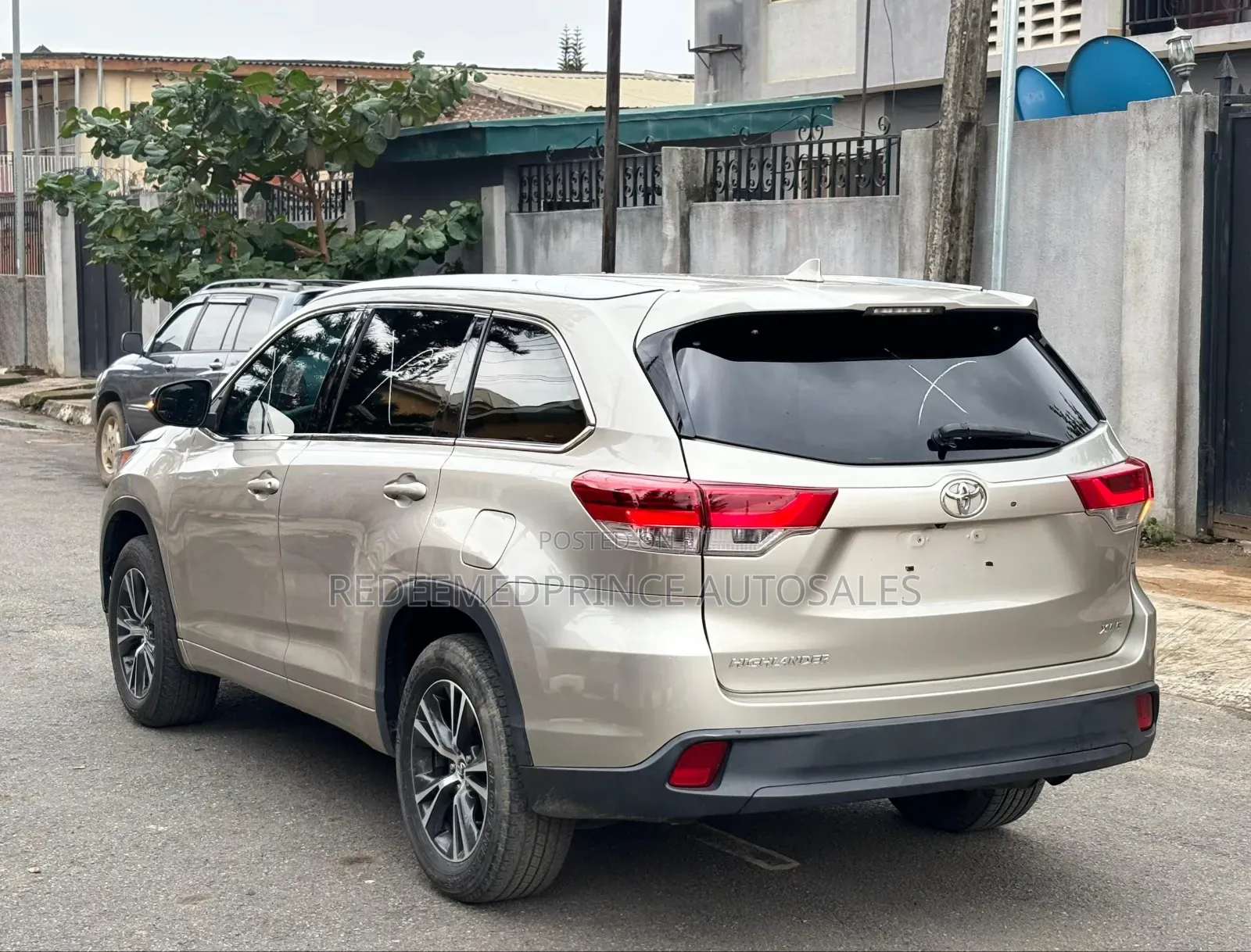 Toyota Highlander 2016 Gold