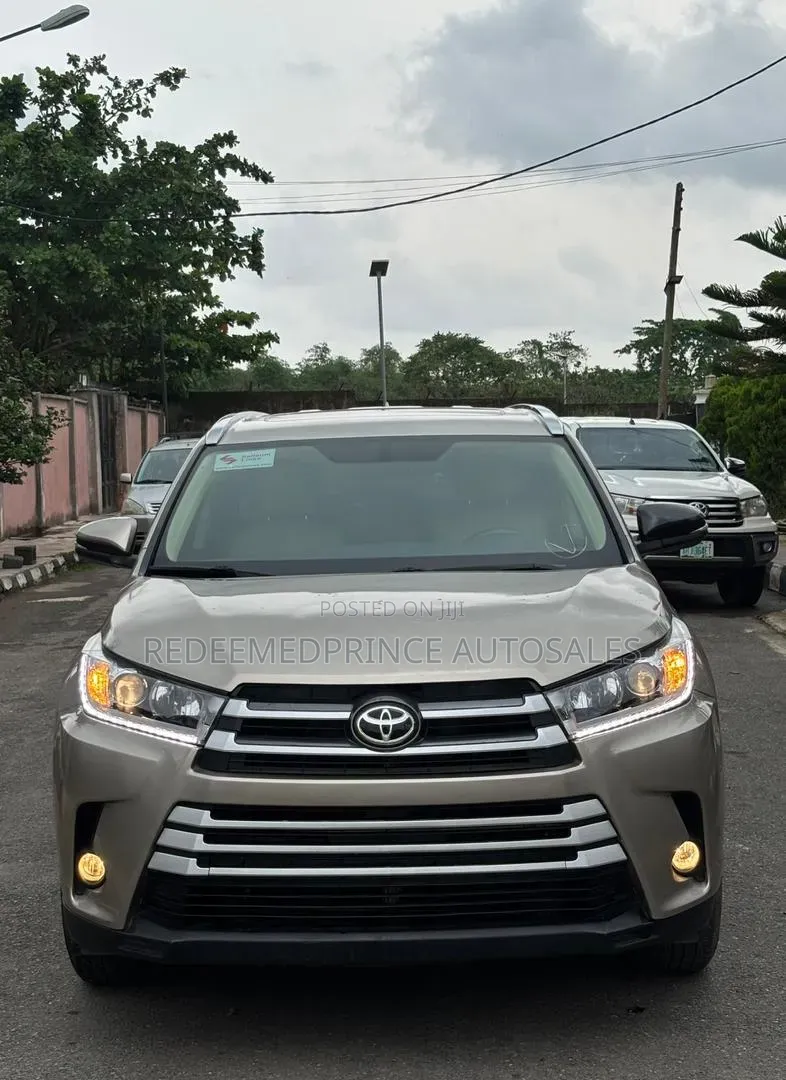 Toyota Highlander 2016 Gold