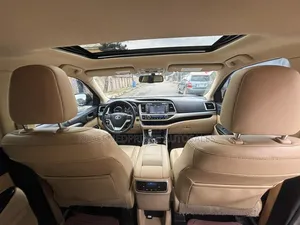Toyota Highlander 2016 Gold
