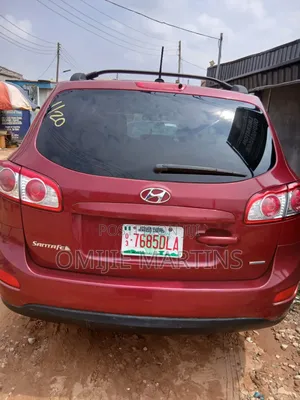 Hyundai Santa Fe 2012 Red