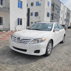 Toyota Camry LE 4dr Sedan (2.5L 4cyl 6A) 2011 White