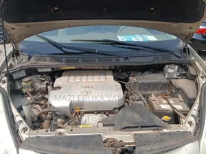 Toyota Sienna LE 2009 Gold