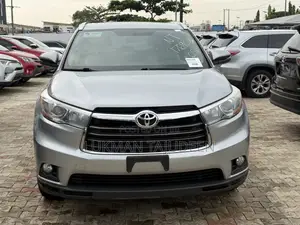 Toyota Highlander XLE 4dr SUV (3.5L 6cyl 6A) 2015 Silver