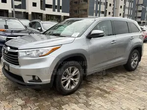 Toyota Highlander XLE 4dr SUV (3.5L 6cyl 6A) 2015 Silver