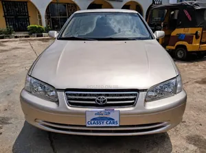 Toyota Camry LE 4dr Sedan (2.4L 4cyl 5M) 2002 Gold