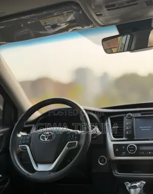 Toyota Highlander SE 2019 Gray