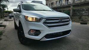 Ford Escape SE FWD 2018 White