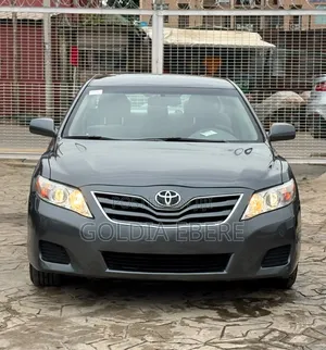 Toyota Camry LE 4dr Sedan (2.5L 4cyl 6A) 2011 Gray