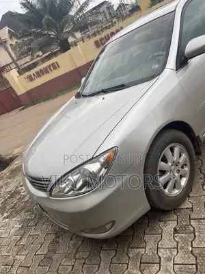 Toyota Camry XLE V6 4dr Sedan (3.0L 6cyl 5A) 2006 Silver
