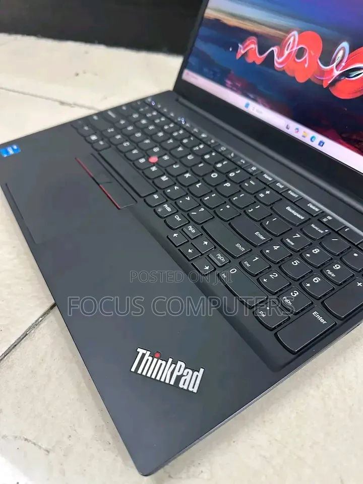 Laptop Lenovo ThinkPad E15 8GB Intel Core i5 SSD 256GB