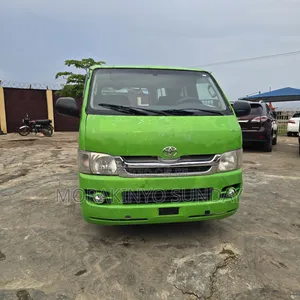 Toyota HiAce 2006 Green