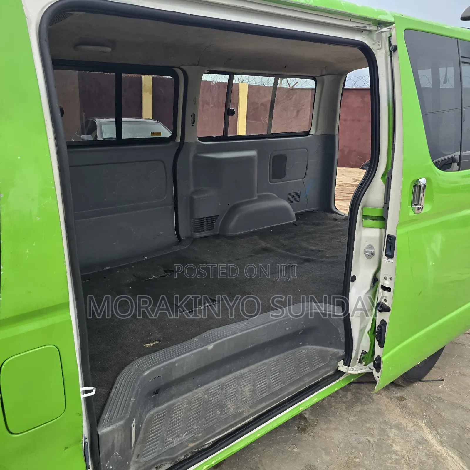 Toyota HiAce 2006 Green