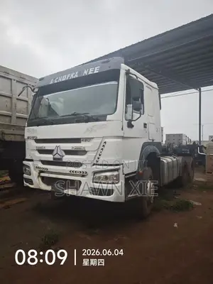 Howo 430hp Tractor Head,Year 2024, White, With One Trailer