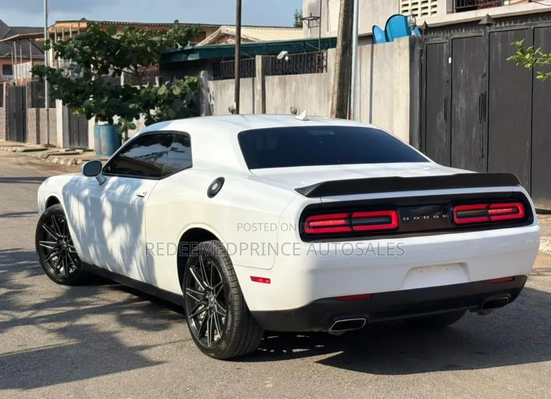 Dodge Challenger 2018 White