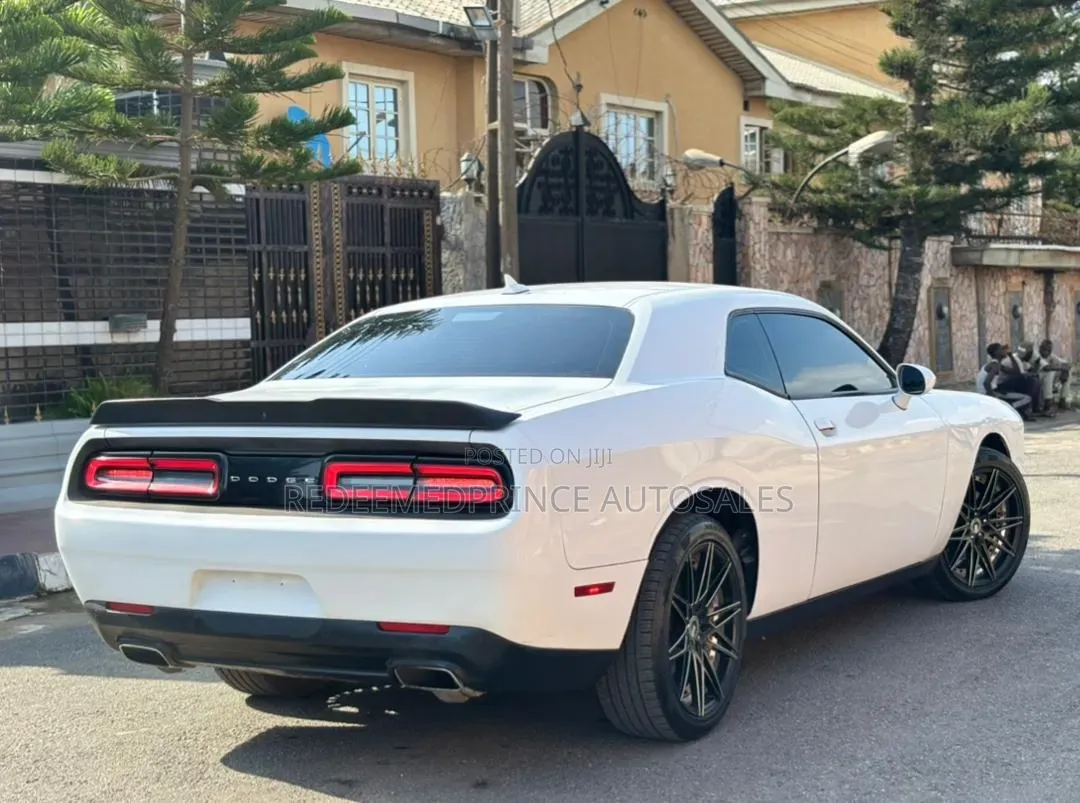 Dodge Challenger 2018 White