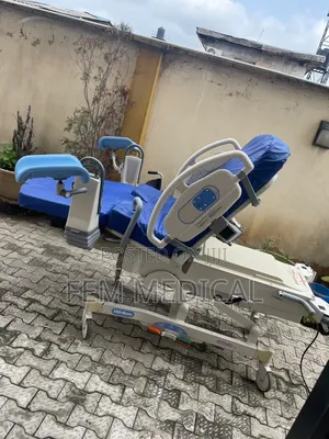 Hill Rom Affinity 4 Birthing Bed