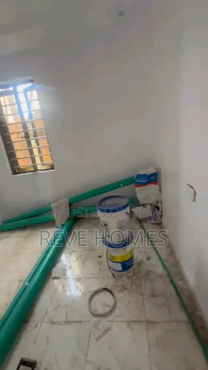 Mini Flat in Adekunle for rent