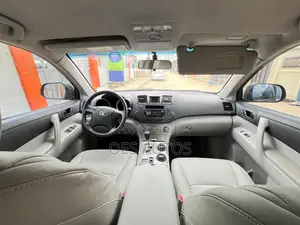 Toyota Highlander 2010 Gray