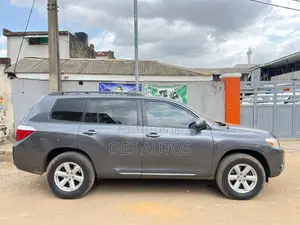 Toyota Highlander 2010 Gray
