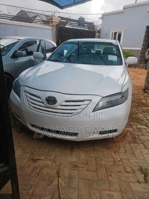Toyota Camry LE 4dr Sedan (2.4L 4cyl 5A) 2009 White