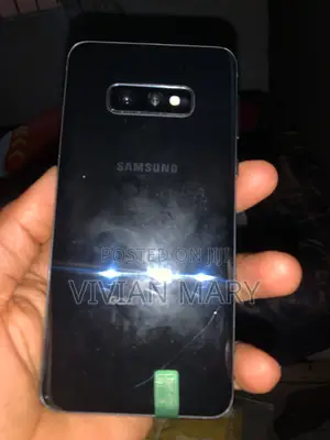 New Samsung Galaxy S10e 128 GB Black
