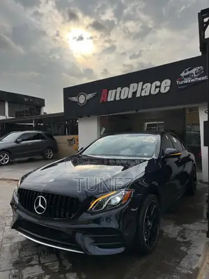 Mercedes-Benz E300 2018 Blue