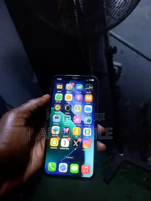Apple iPhone 11 64 GB Gold