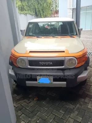 Toyota FJ Cruiser 2008 Orange