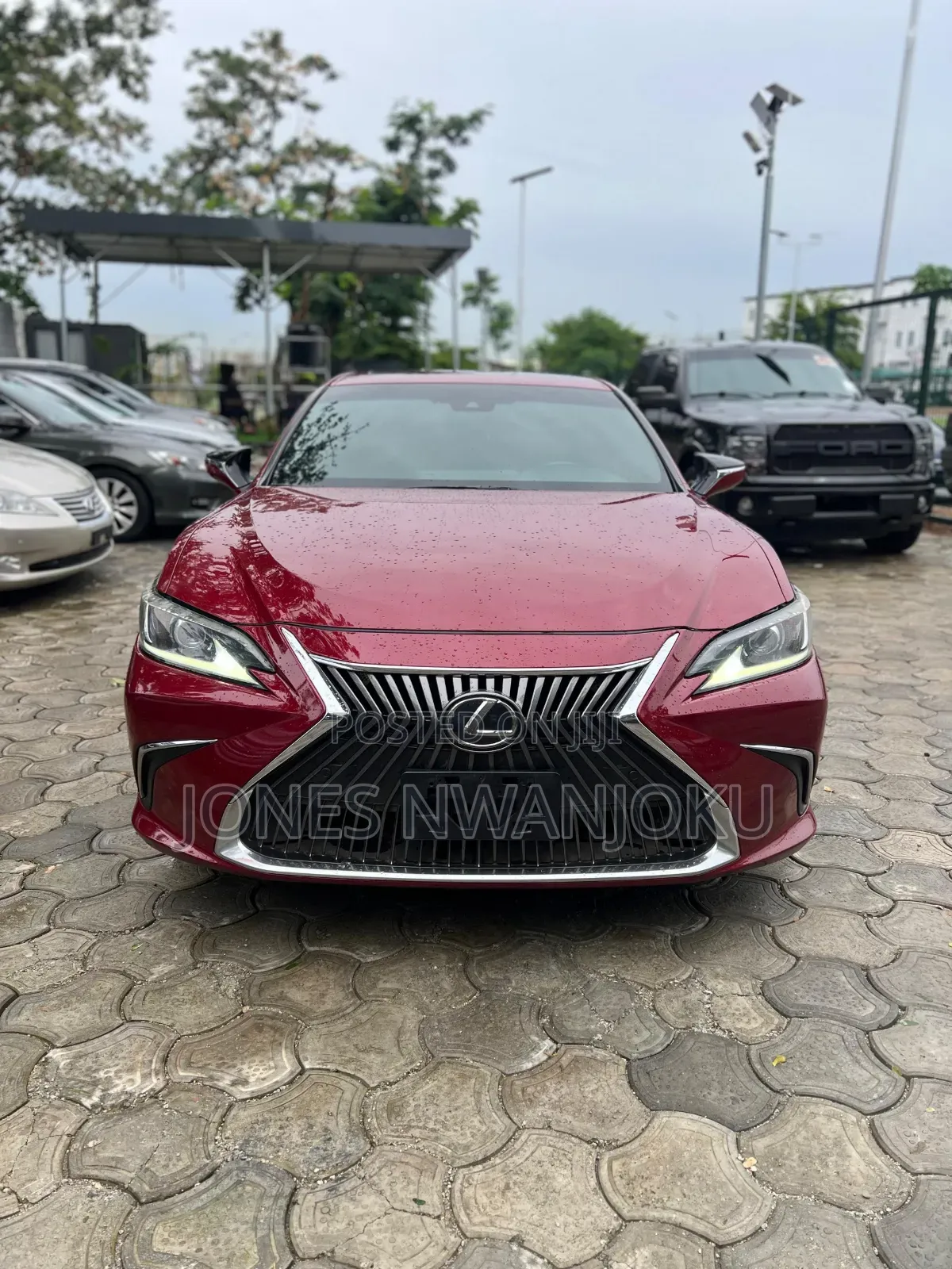 Lexus ES 2019 Red