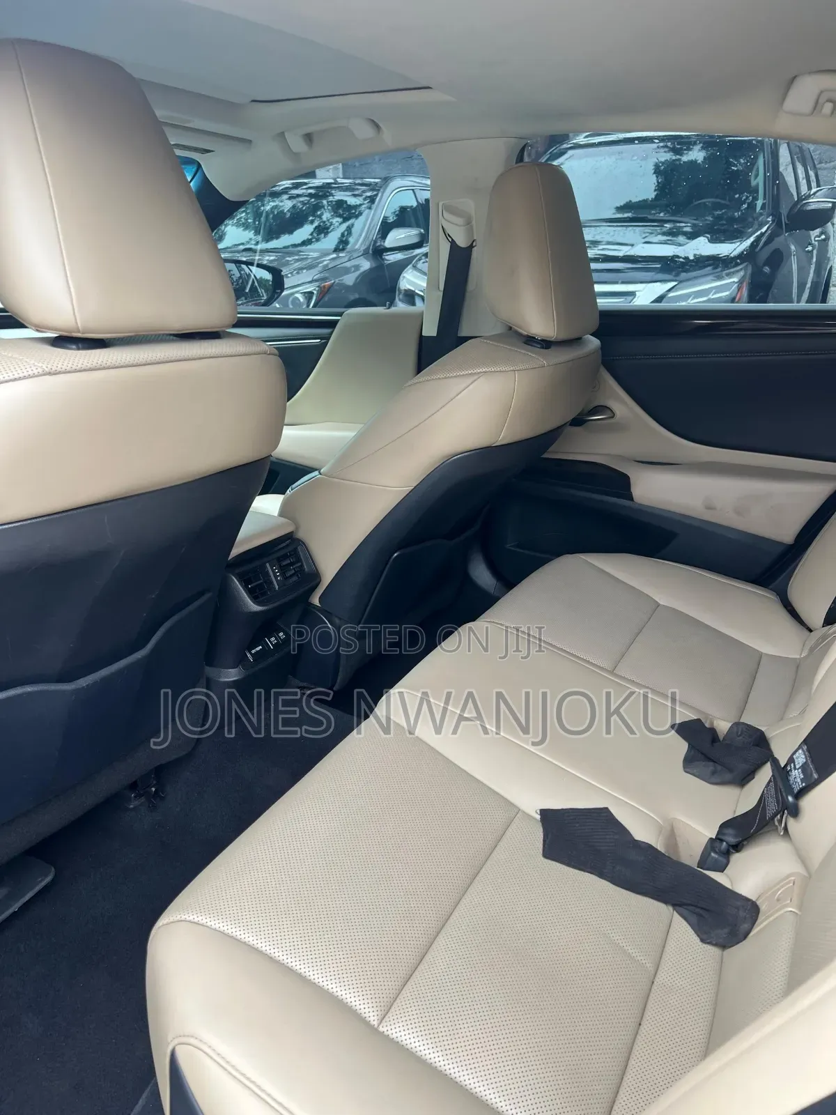 Lexus ES 2019 Red