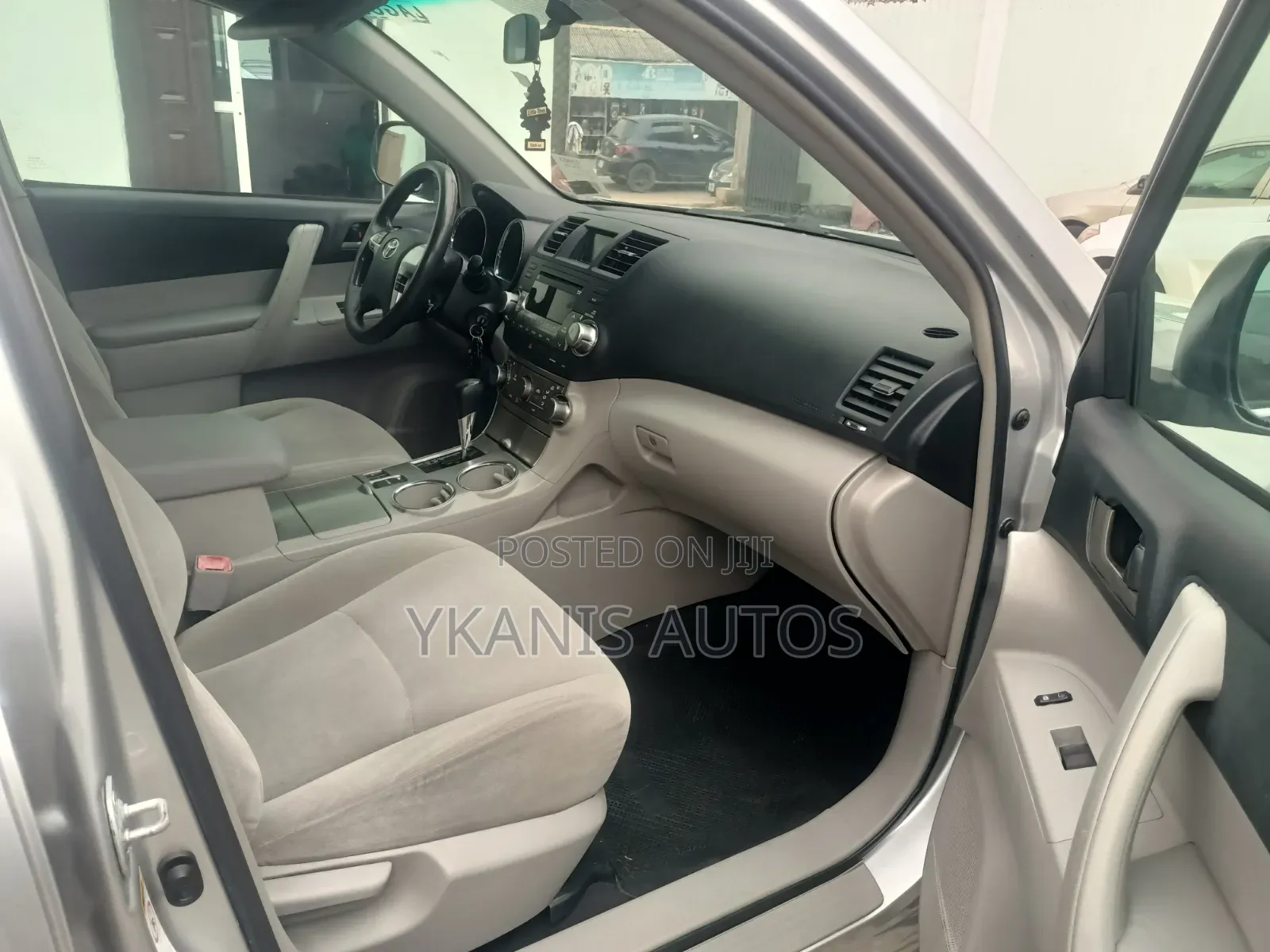 Toyota Highlander Limited 2012 Silver