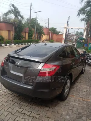 Honda Crosstour 2011 Gray