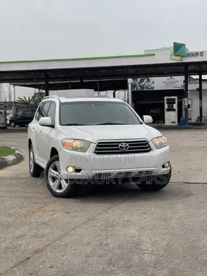 Toyota Highlander Limited 2011 White