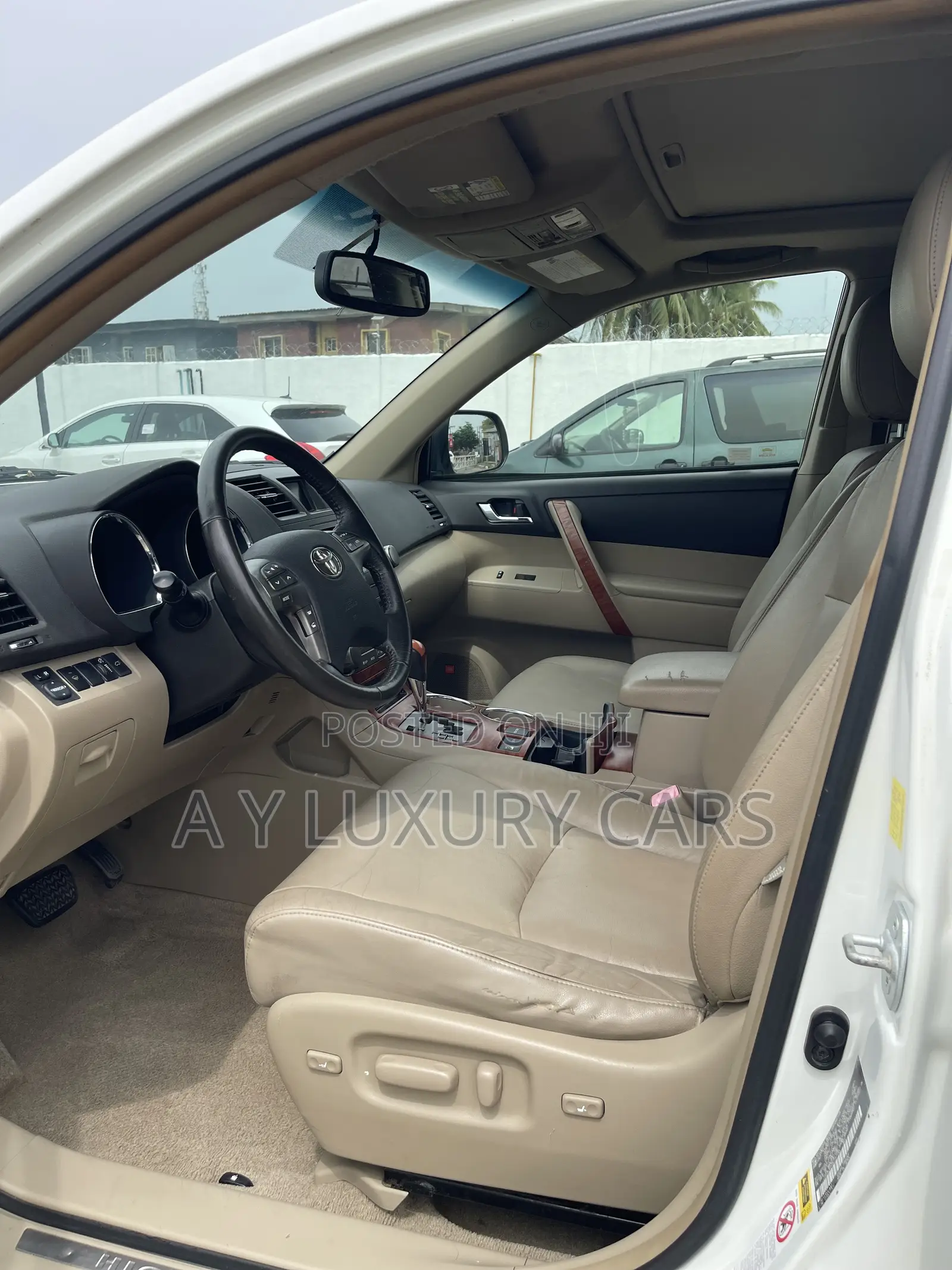 Toyota Highlander Limited 2011 White
