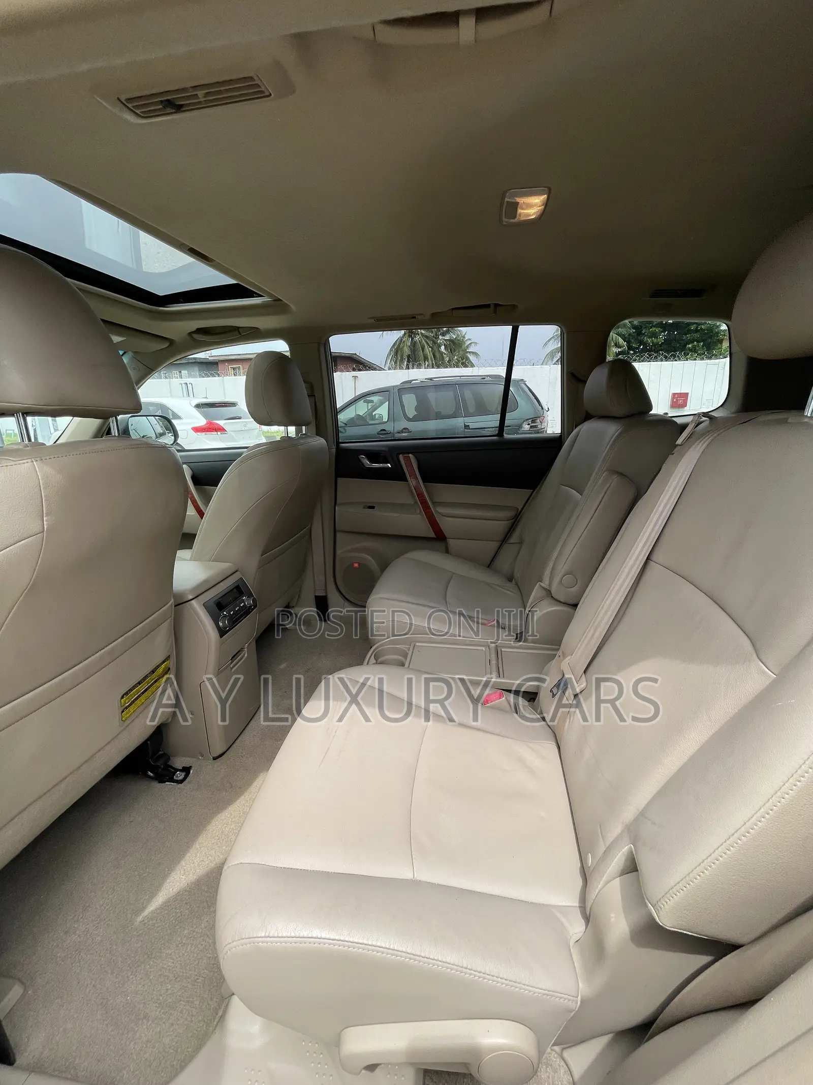 Toyota Highlander Limited 2011 White