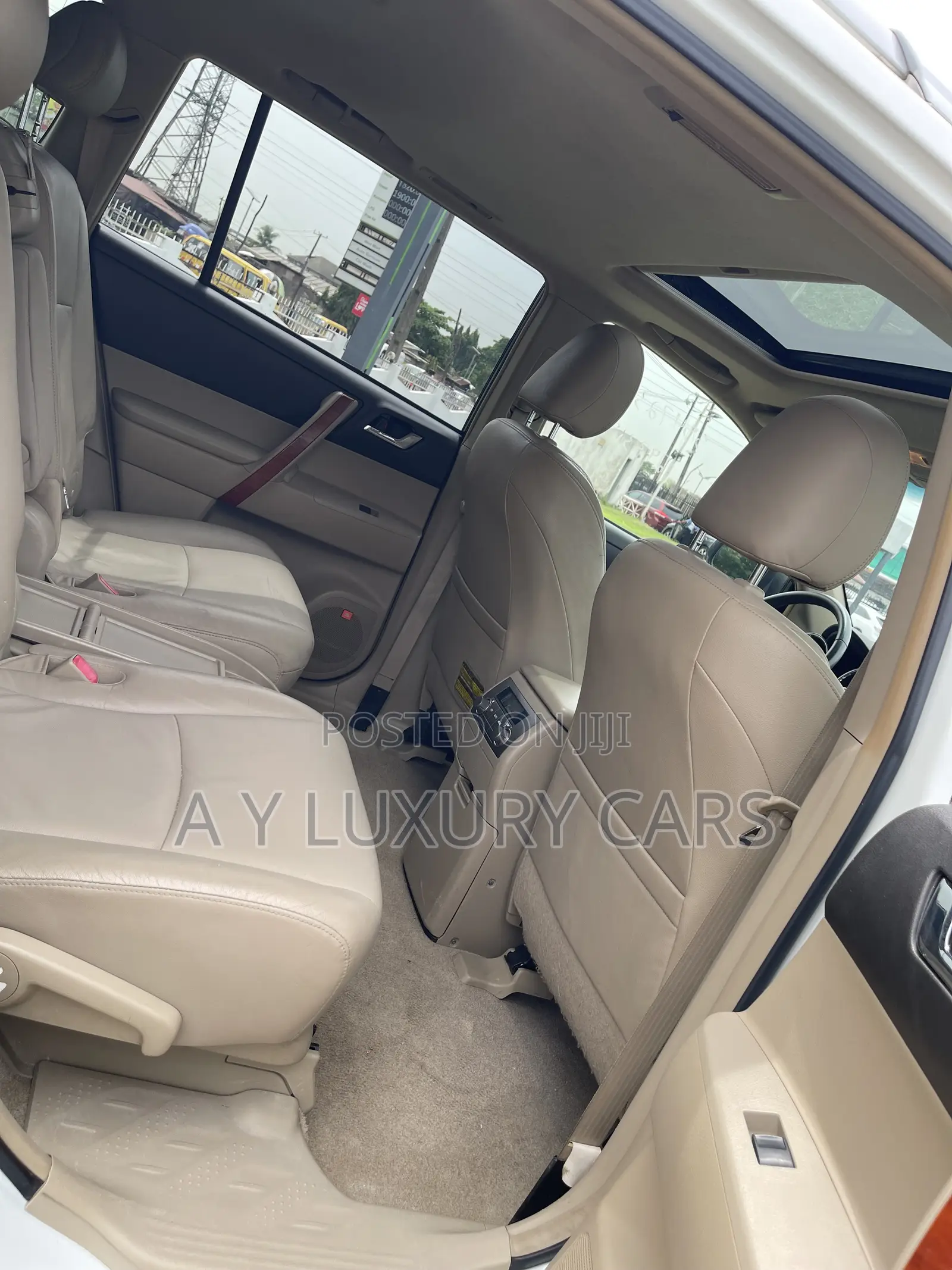 Toyota Highlander Limited 2011 White