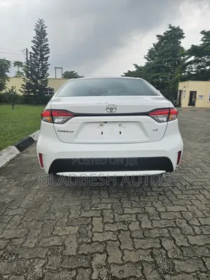 Toyota Corolla XSE 2021 White