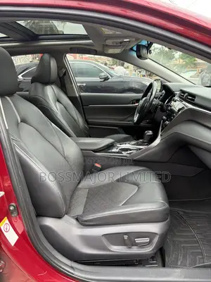 Toyota Camry XSE FWD (2.5L 4cyl 8AM) 2018 Red