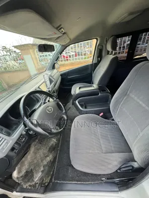 Toyota HiAce 2013 White