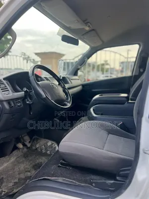 Toyota HiAce 2013 White