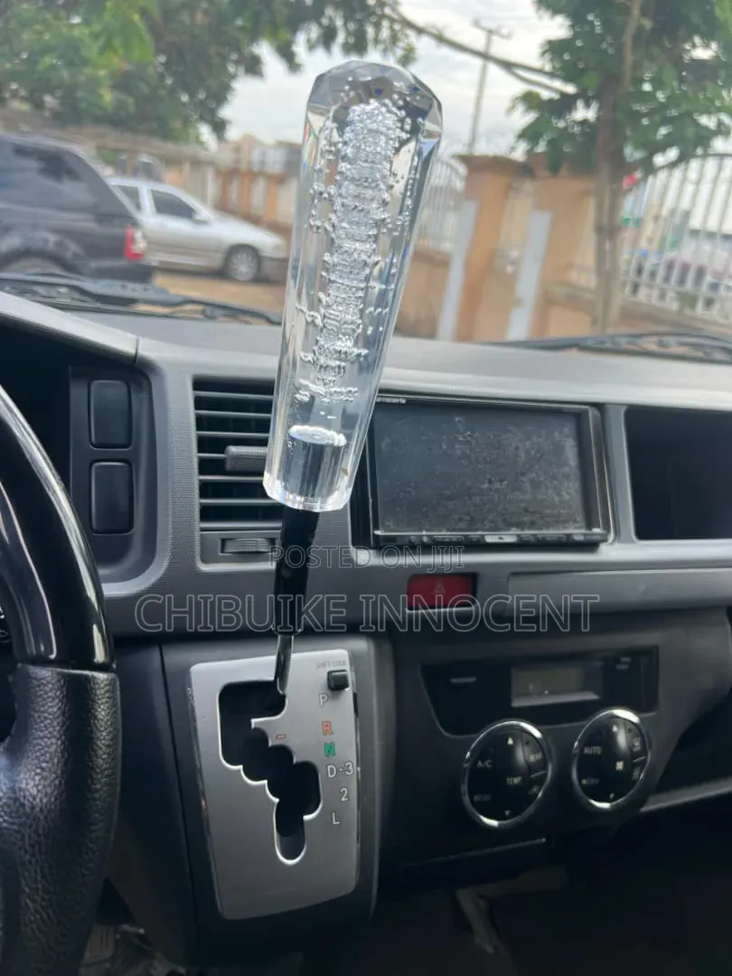 Toyota HiAce 2013 White